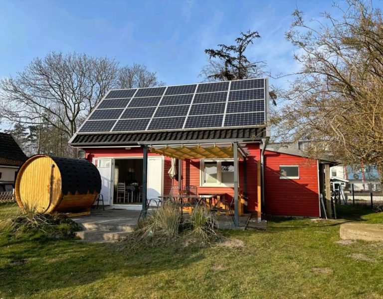 Terrasse mit Licht und Schatten